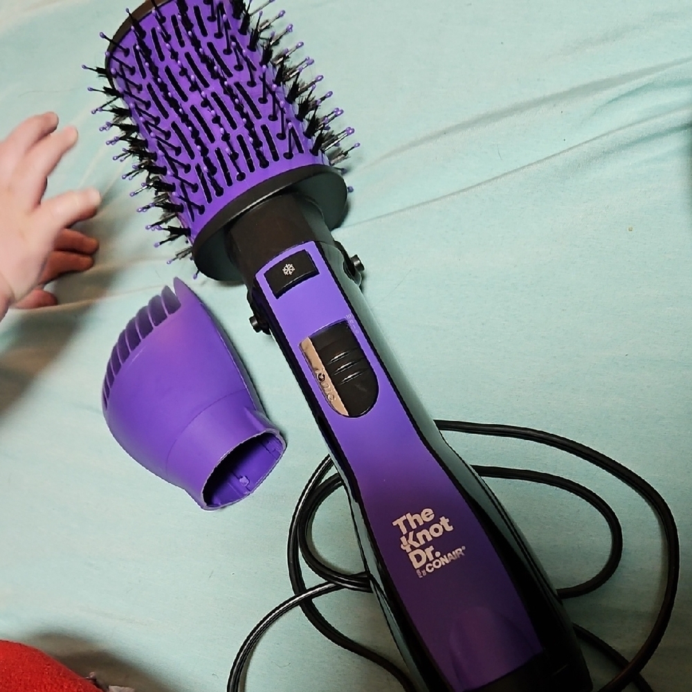The Knot Doctor Hot Air Brush with two Attachments For Effortless Styling